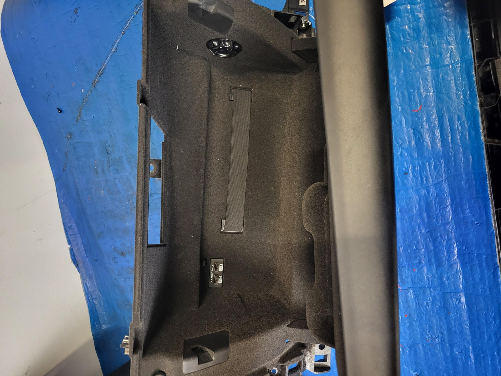 2017-2020 Maserati Levante Instrument Panel Dashboard Glove Box OEM 670043149