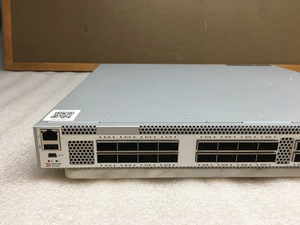 Brocade SLX 9240 BR-SLX-9240-32C-AC-F 80-1009376-03 Managed Switch 2x PSU - Image 2 of 4