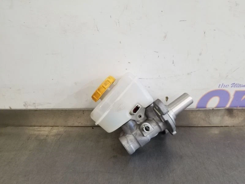 Toyota 86 TRD 19 2019 cilindro maestro de freno OEM  Foto 4 de 4