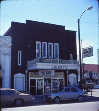 Liberty Theater, Vermilion, Ohio: 1981 Realist-format 35mm Stereo (3-D) Slide