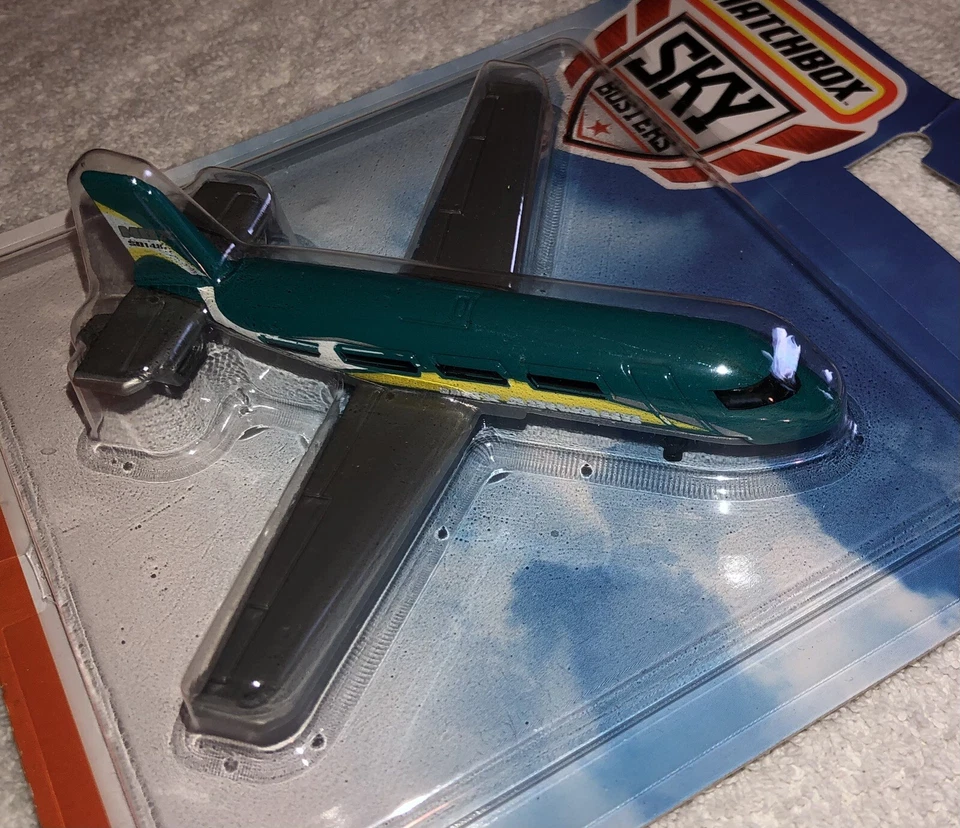 Matchbox Sky Busters MBX PRIVATE JET TURQUOISE/SILVER/YELLOW METAL PARTS 2020 - Image 2 of 3