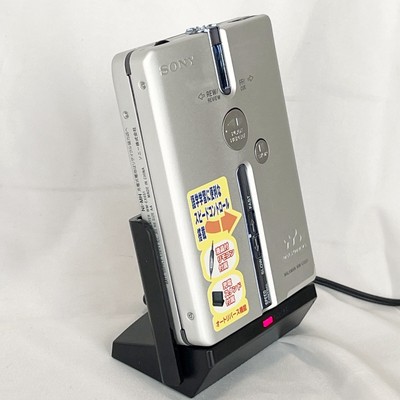 SONY WM-EX651 2004 W/accesories Silver Walkman Personal SONY WM-EX651 2004 W/accesories Silver Walkman Personal