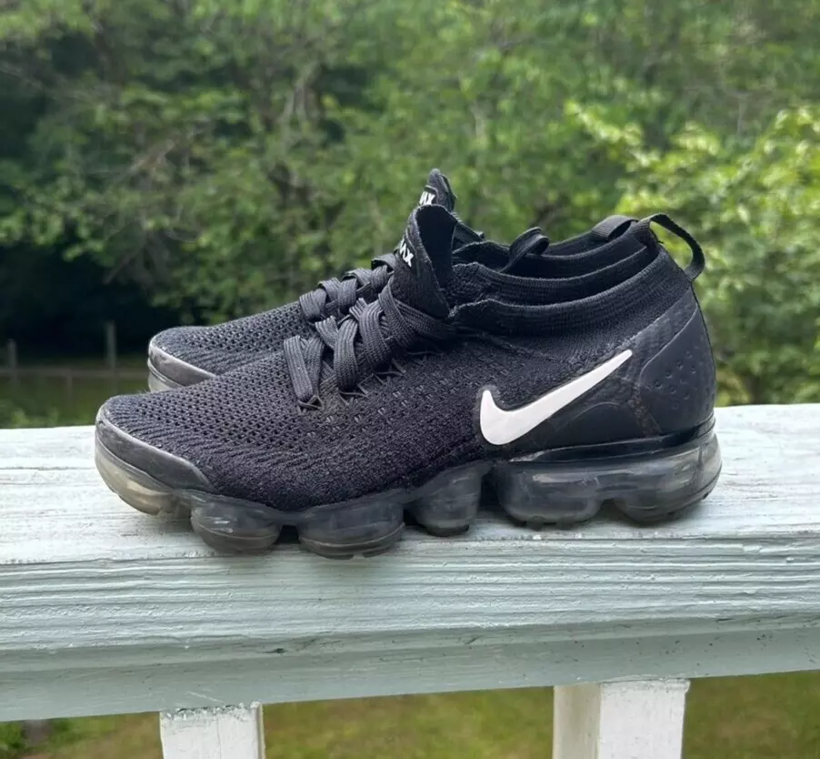 vapormax flyknit black and white