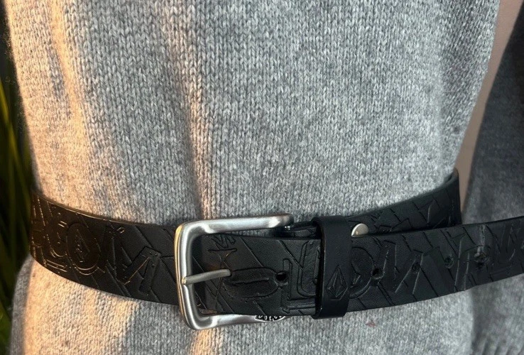 Raro Cinturón VOLCOM Negro Sobre Negro Cinturón Volcom De Colección Y2K Foto 2 de 4