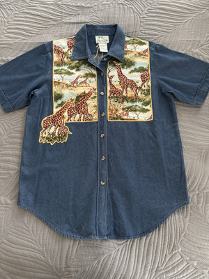 The Quacker Factory Giraffe Rhinestone Denim Short Sleeve Collared Button Up M