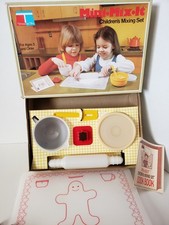 Vtg Tupperware Toys Mini Mix It Baking Set Complete w/ Box  Instructions 1979