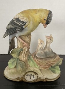 Lefton KW3504 Goldfinch Bird Figurine Mother Feeding Her Babies