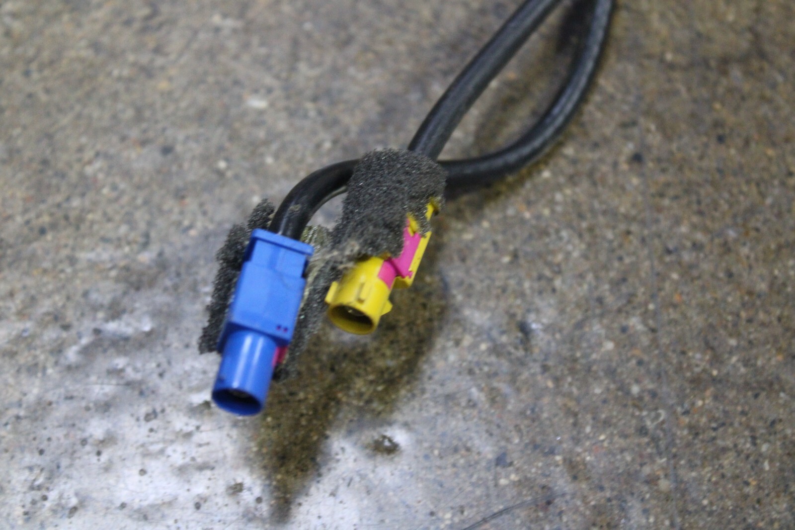 Ferrari F8 Tributo, A-Pillar Antenna Wire Harness, Used, P/N 899473