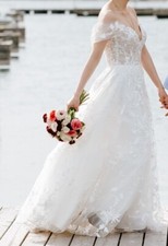 Once worn Essense of Australia wedding dress D3258