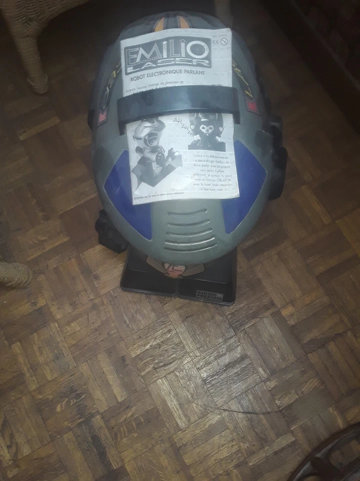 Robot Émilio - BANDAI - 60 cm - Vintage / Collection - notice et télécommande. - Photo 2/2