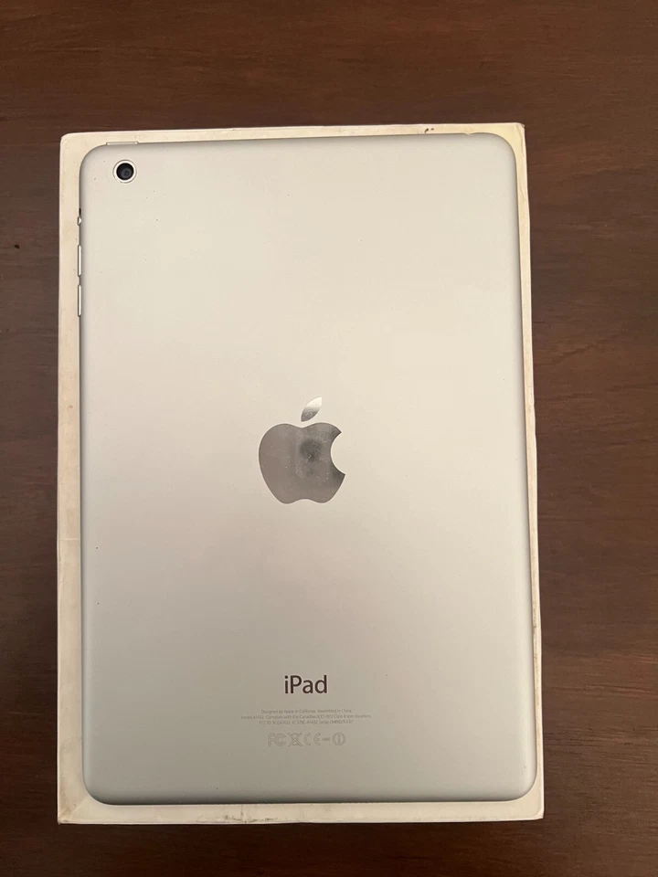 Apple iPad Mini 1st Generation White and Silver 32GB A1432 Wi-Fi Tablet 7.9’’ - Image 3 of 4