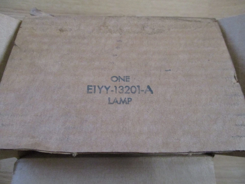 Lámpara de señal de giro delantera Mercury Lynx 1981-1984 LH E1YY-13201-A OEM Foto 3 de 4