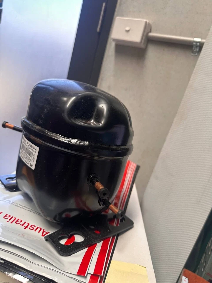 Hitachi Compressor FL20S88NAA Refrigeration Compressor 220-240V BRAND NEW - image 3 of 4