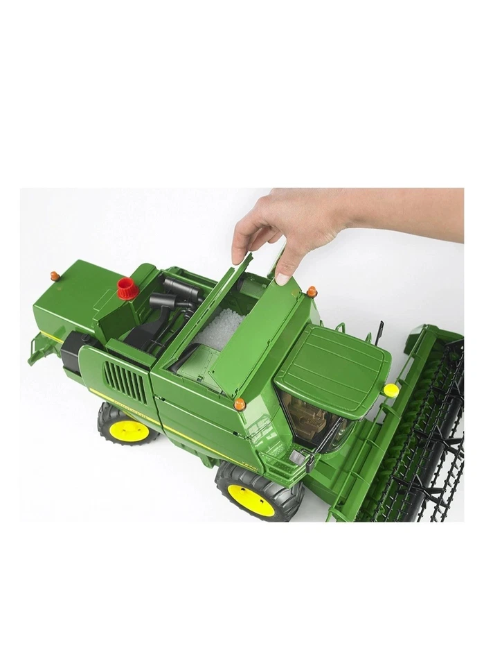 BRUDER Mietitrice 1:16 John Deere T670i - Verde - Immagine 3 di 3