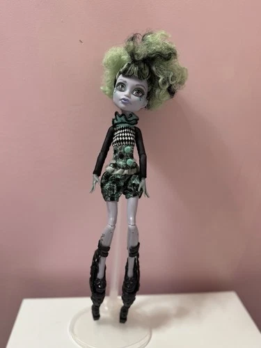 Monster High Freak Du Chic Twyla Boogeyman Doll👻