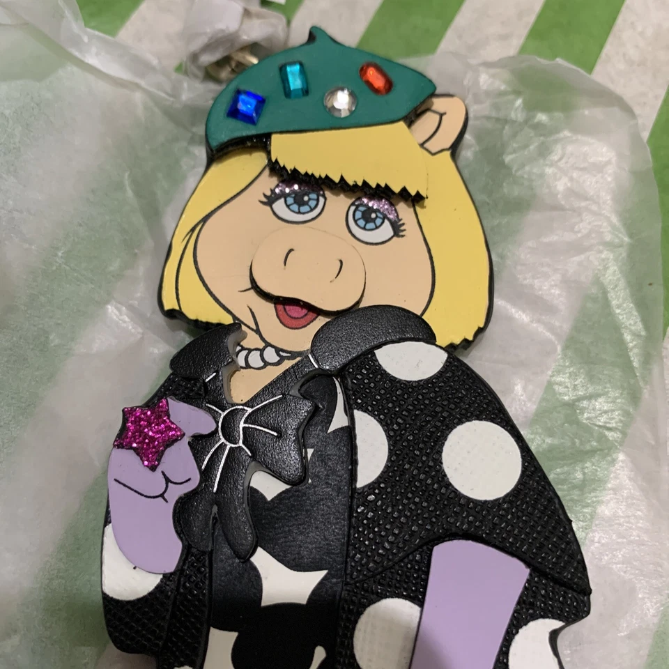 RARO LLAVERO KATE SPADE MISS PIGGY LUNARES NUEVO PAQUETE-1KRU0314 Foto 2 de 4