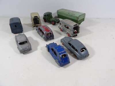 Lot De 8 Camions Utilitaires Dinky Toys France - Véhicules Miniatures Anciens