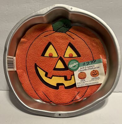 Wilton Cake Pan Jack-O-Lantern Pumpkin Shape Mold 2105-3068 NOS 1991 Halloween
