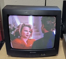 Vintage Sharp 13J-M100 CRT TV Retro Gaming Color Television  13"