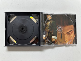 Shenmue (Sega Dreamcast, 2000) CIC w/Manual/4CD's/Passport/Reg.Card VF-NM Tested