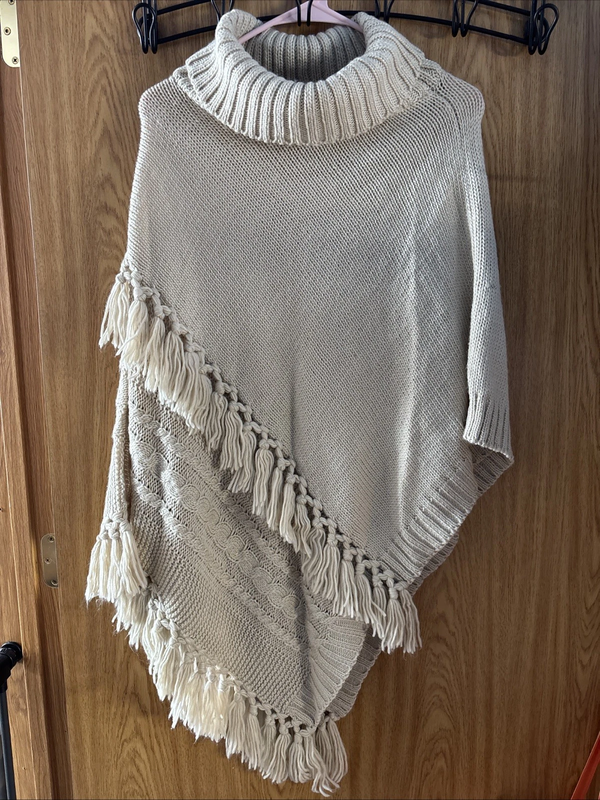Steve Madden Poncho Topper Sweater Womens OS Cable Knit Fringe Asymmetrical Boho