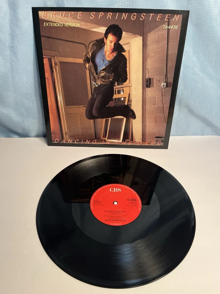 BRUCE SPRINGSTEEN Born In The USA 12 in. singles UK Boxset w/ poster & 7” single - Image 3 of 4