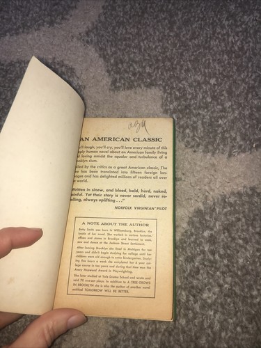 Vintage 1956 Popular Library Paperback Novel A Tree Grows in Brooklyn - Picture 5 of 7