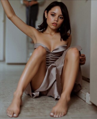  Jenna Ortega  Sexy Actress Famous Female Movie-Star 8X10 Glossy  STUNNING! 