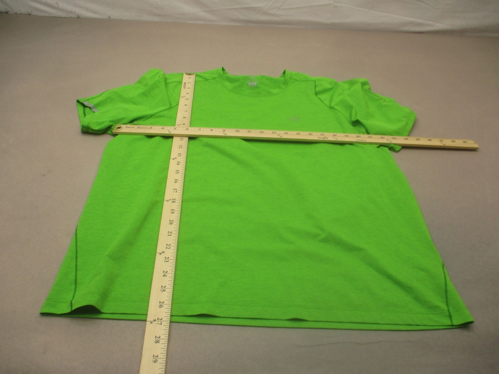 T shirt uomo verde manica corta traspirante ARC'TERYX taglia XL nuova senza etichette sportiva 716