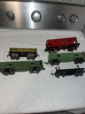 5 Prewar American Flyer O Gauge Train cars