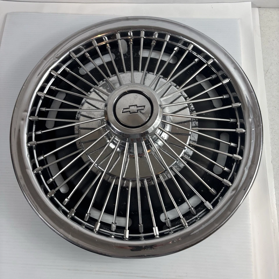 Chevrolet Impala Nova Wire 1964-1969 tapacubos de 14" con tapa central Foto 2 de 4