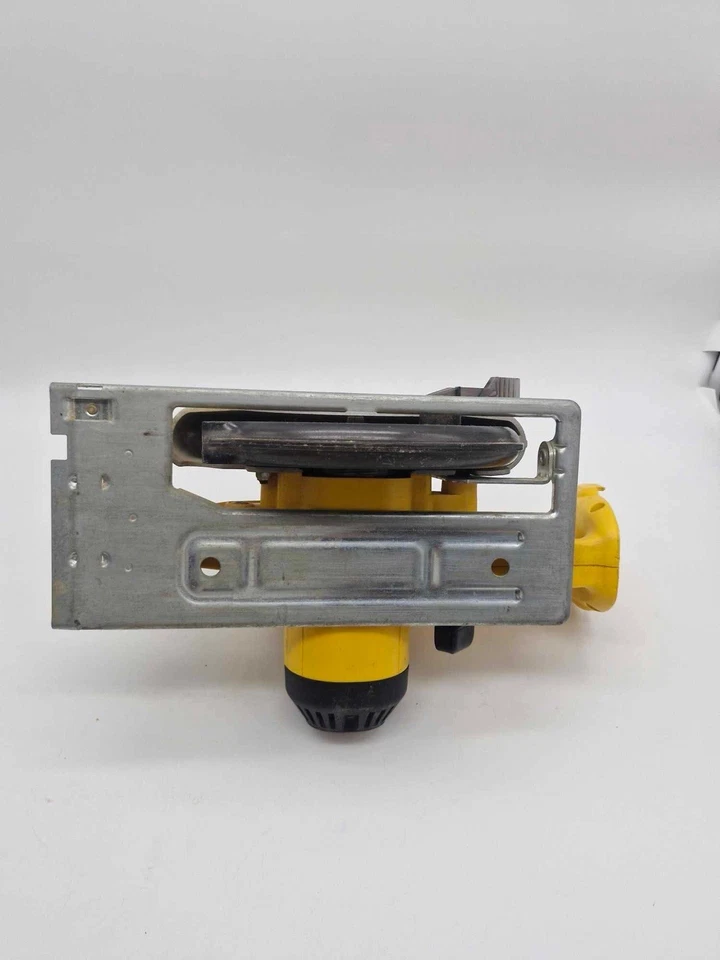 Dewalt Cordless Circular Saw (165mm) - DW939 18v - Image 4 of 4