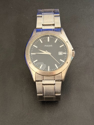 #ad Pulsar Watch Men Silver Tone Date VJ32 X051 Black Dial Needs Batt Glass Broke $10.00