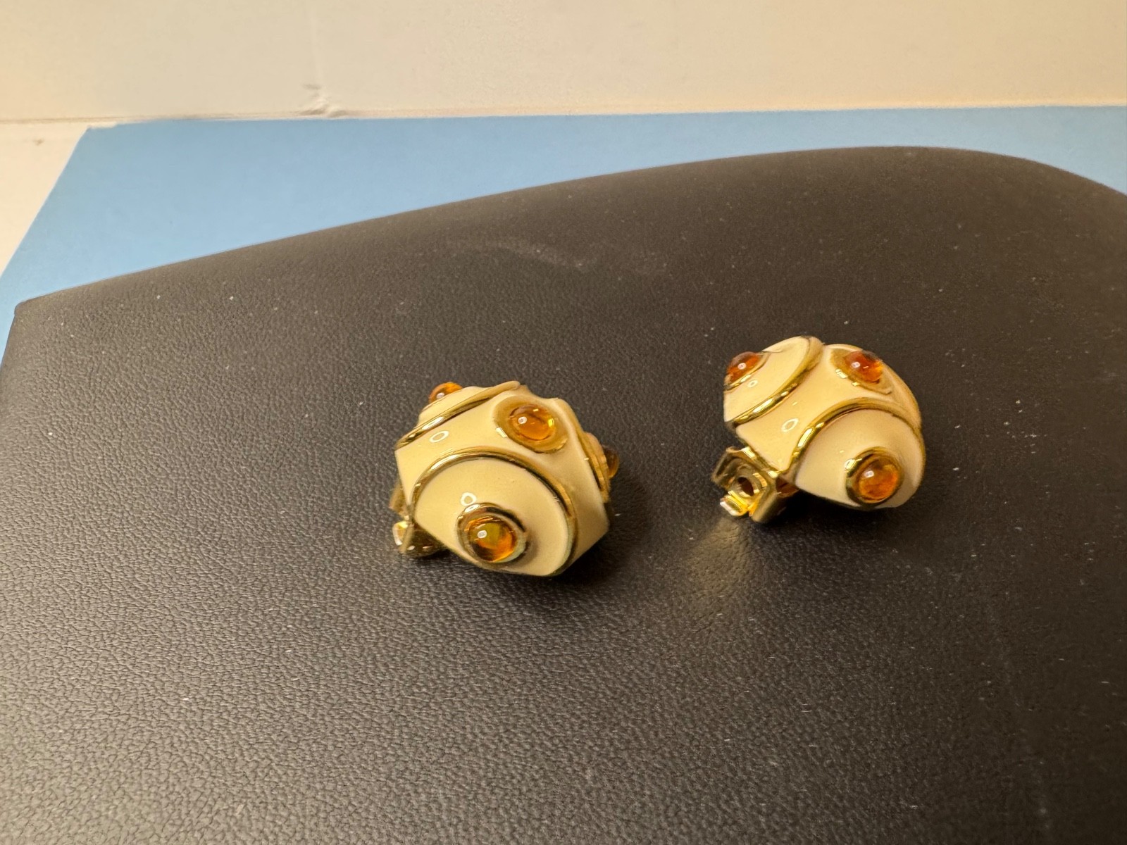 VTG KENNETH JAY LANE CLIP EARRINGS GOLD WITH ENAM… - image 7