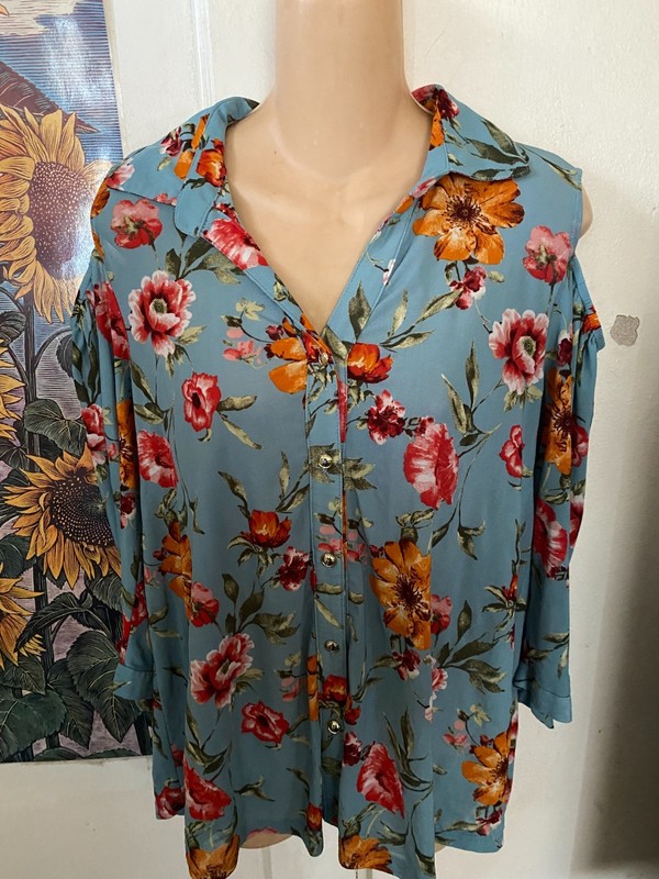 Ember Cold Shoulder Sheer Top in Blue w/ Floral - Sz S
