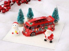 VW T1 Bulli Wide Body 1/64 Weihnachtsedition Diecast Liberty + Deko Acrylvitrine