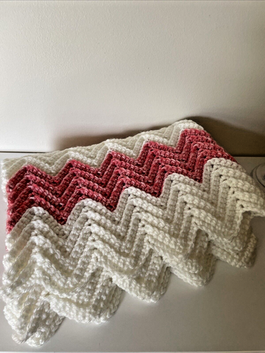 Brand New Baby Boy Girl Blanket Soft Red White Handmade Crochet 25" x 36" knit - Picture 6 of 8
