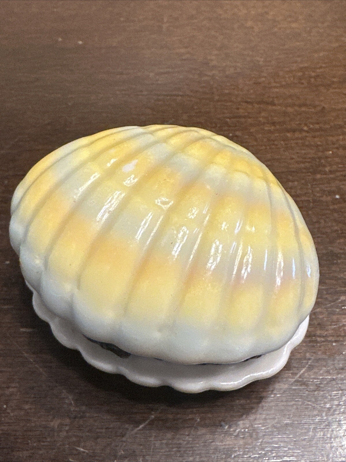 Vintage Hinged Shell Design Trinket Box for Jewelry Storage