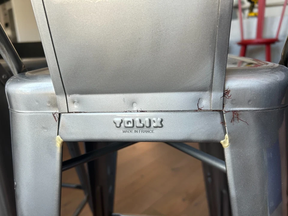 2 Chaises de bar Tolix bon état / Gris argenté - Photo 4/4