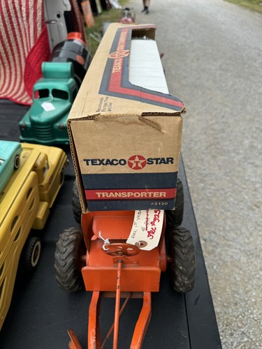 Ertl Texaco Star Transporter 18 Wheeler Tractor Trailer 1983 Indy 500 Winner - Picture 6 of 8