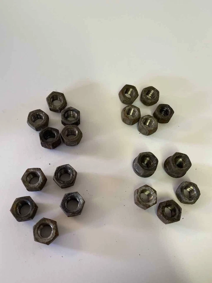 Tuercas VOYAGER 96 97 98 99 00 Foto 4 de 4