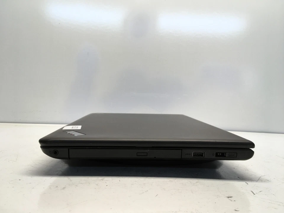 Lenovo ThinkPad E560 Intel i3-6100U 2,3 ГГц 4 ГБ без жесткого диска - Изображение 4 из 4