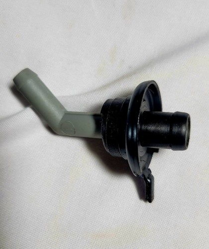 NEW OPEN BOX PUROLATOR PV1067 PCV VALVE 1992-1995 Toyota Camry RAV4 Celica MR2 - Picture 3 of 8