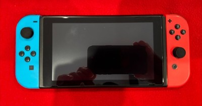 任天堂　スイッチ Amazon.com: Nintendo - Switch 32GB Console - Neon Red/Neon Blue