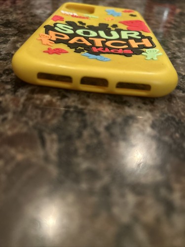 case de telephone iphone 11 sour patch - Photo 3 sur 3