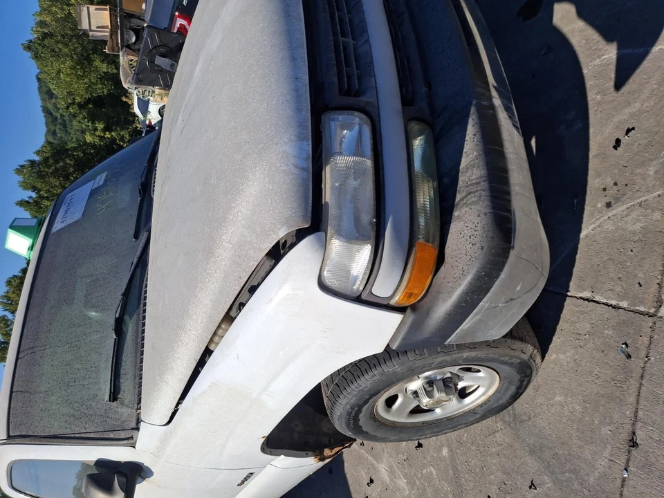 Conjunto de faros izquierdos usados se adapta a: Chevrolet Silverado 1500 2001 camioneta izquierda Gra Foto 2 de 4