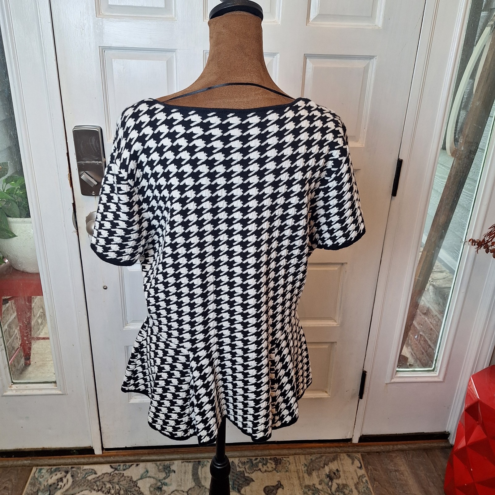 Elle Collection Houndstooth Patterned Peplum Swea… - image 3