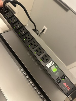 APC AP7900B Switched Rack PDU 8-Outlet C13 16A 1U Power Distribution Unit