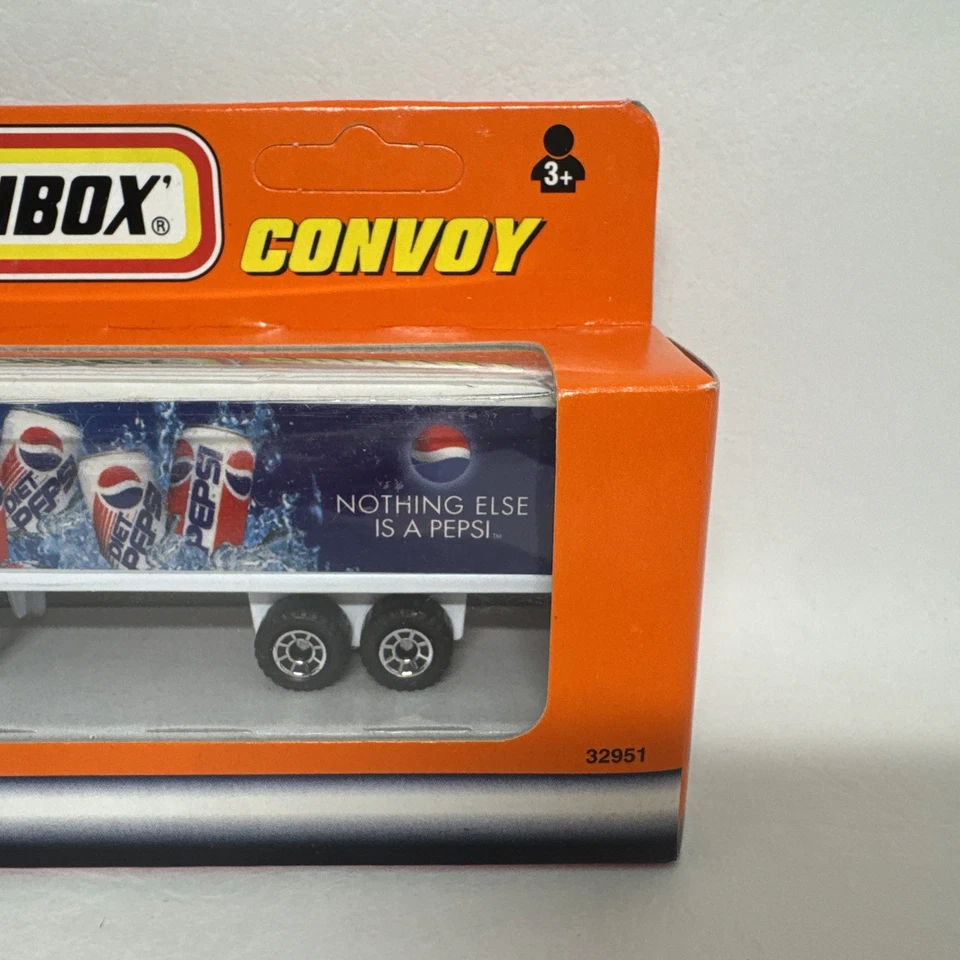 Semirremolque Matchbox Convoy y remolque “Pepsi - Diet Pepsi” NUEVO SIN PERFORAR Foto 4 de 4