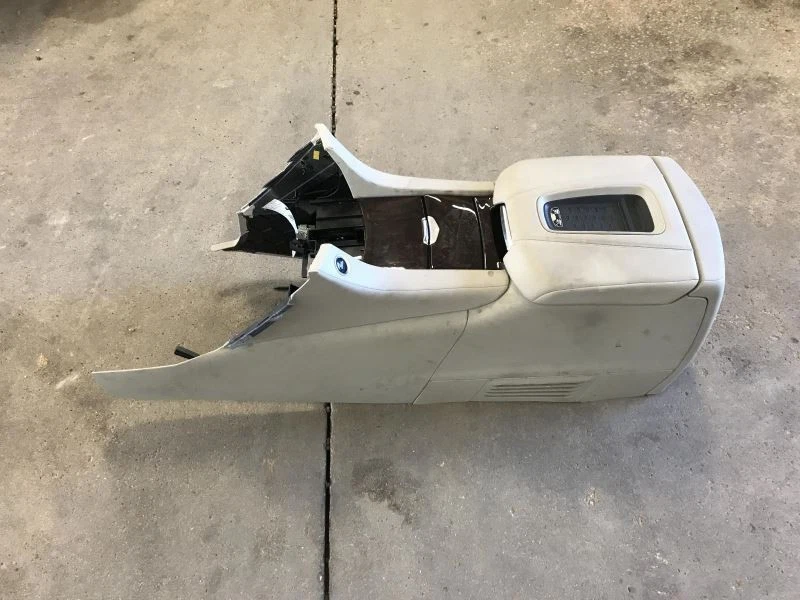 Complete Console Front Floor With Entertainment System Fits 16-20 ESCALADE 91685 Foto 2 de 4